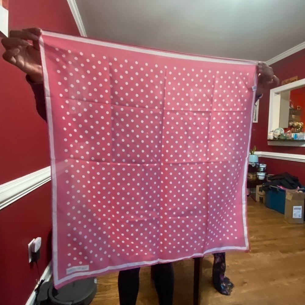 Liz Sinclair 100% polyester wrap